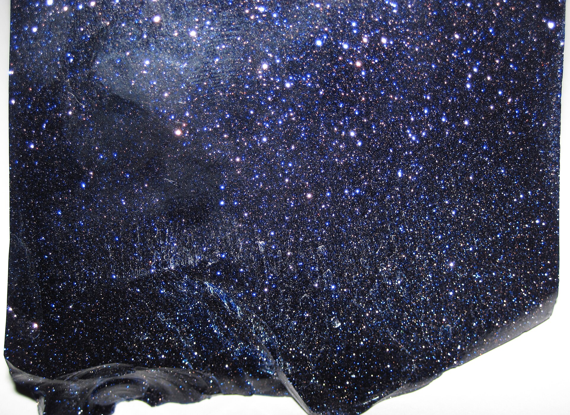Spécimen de Goldstone bleu (verre au cobalt)