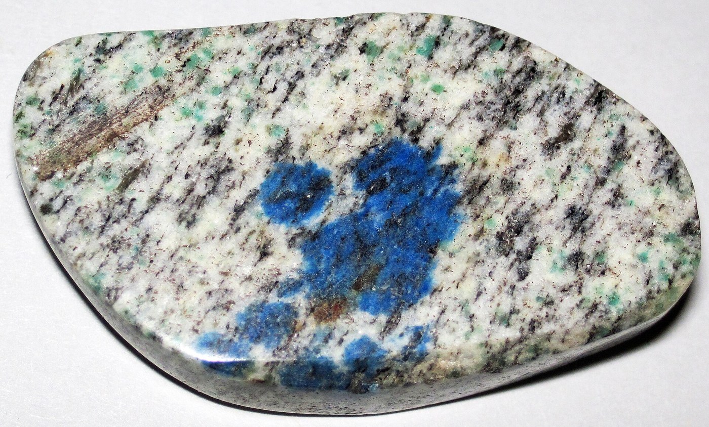 Spécimen de Pierre K2 (granite à azurite)