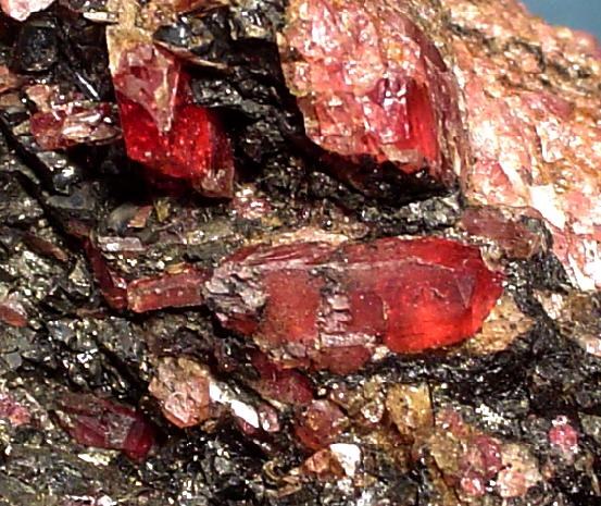 Spécimen de Pyroxmangite